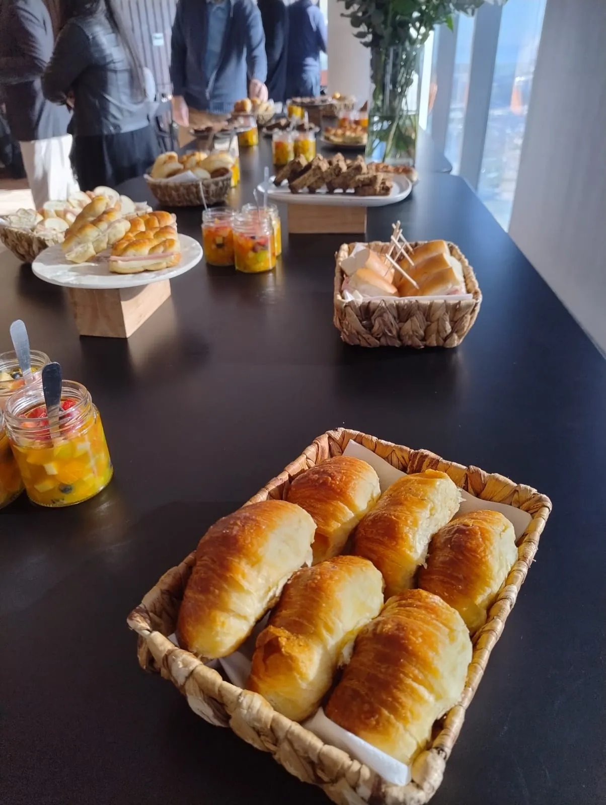 Catering de desayuno en evento corporativo